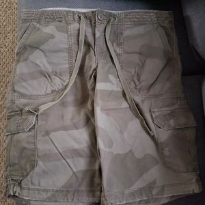 AE Bermuda shorts